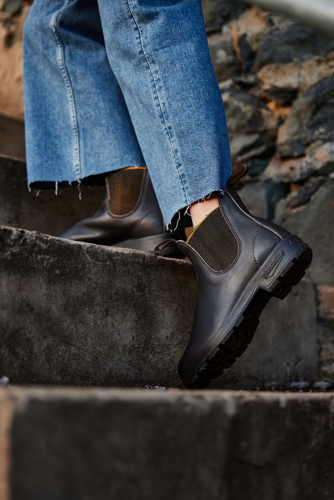 BlundstoneChelseaBoots2403BrownLeatherWithMustardElasticOriginalsSeriesBrown-3UK